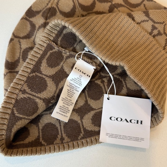 Coach Beanie - Picture 3 of 3